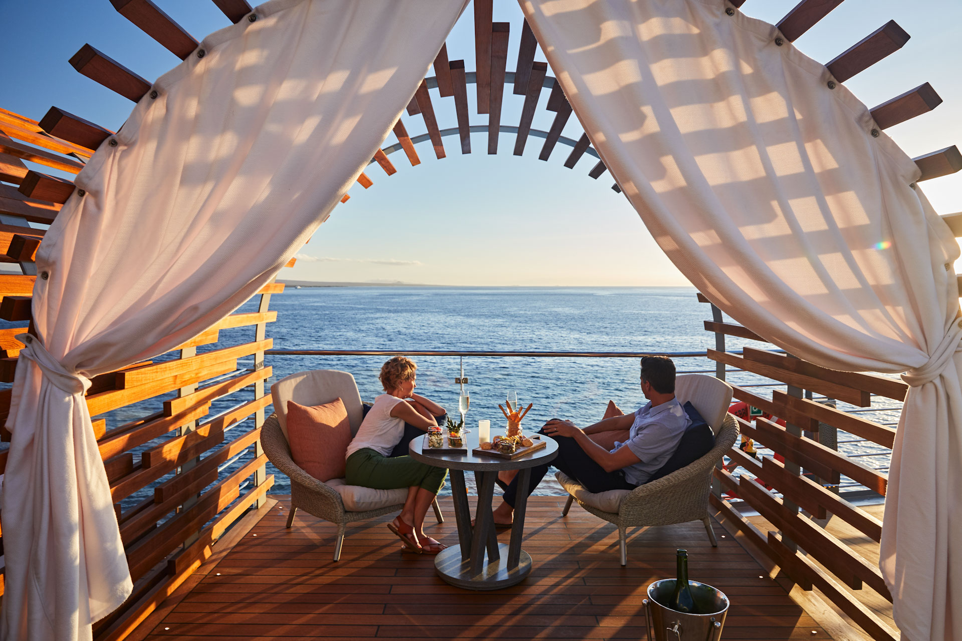images/Ship photos/Flora 花神號/7a_CEL_FL_Glamping_3_edited.jpg